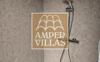 Fantastic villa with panoramic sea views.